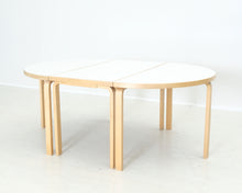 Lataa kuva Galleria-katseluun, Artek 95 puolipyöreä pöytä
