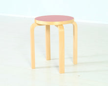 Lataa kuva Galleria-katseluun, Artek E60 jakkara punainen linoleum