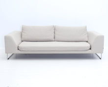 Lataa kuva Galleria-katseluun, Adea Band 2-istuttava kangassohva vaaleanharmaa