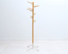 Lataa kuva Galleria-katseluun, Artekin vaatenaulakko