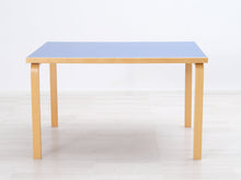 Lataa kuva Galleria-katseluun, Artek ruokapöytä 120 x 85 cm sininen