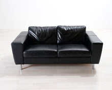 Lataa kuva Galleria-katseluun, 2-istuttava nahkasohva musta