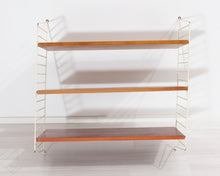 Lataa kuva Galleria-katseluun, String hylly