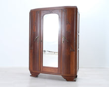 Lataa kuva Galleria-katseluun, Antiikkinen vaatekaappi
