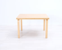 Lataa kuva Galleria-katseluun, Artek sivupöytä 75 x 90 cm koivu