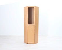 Lataa kuva Galleria-katseluun, Asko Atlas kulmakaappi