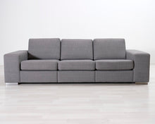 Lataa kuva Galleria-katseluun, 3-istuttava kangassohva harmaa