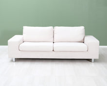 Lataa kuva Galleria-katseluun, Asko Lumi 3-istuttava kangassohva valkoinen