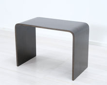 Lataa kuva Galleria-katseluun, Adea Camp pieni sivupöytä