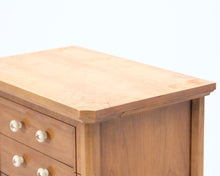 Lataa kuva Galleria-katseluun, Antiikkilipasto tähtinupeilla