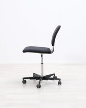 Lataa kuva Galleria-katseluun, Avarte Yrjö Kukkapuro toimistotuoli musta