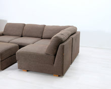 Lataa kuva Galleria-katseluun, Asko 4-istuttava kulmasohva ja rahi ruskea