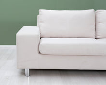 Lataa kuva Galleria-katseluun, Asko Lumi 3-istuttava kangassohva valkoinen