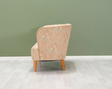 Lataa kuva Galleria-katseluun, Antiikkinen sohva beige