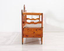 Lataa kuva Galleria-katseluun, Antiikkinen mäntysohva