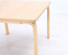 Lataa kuva Galleria-katseluun, Artek sivupöytä 75 x 75 cm koivu
