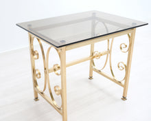 Lataa kuva Galleria-katseluun, 70-luvun sivupöytä lasilevyllä