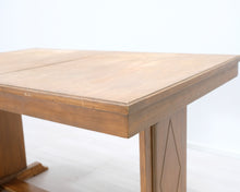 Lataa kuva Galleria-katseluun, Antiikkinen ruokapöytä