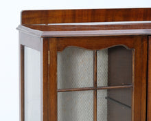 Lataa kuva Galleria-katseluun, Antiikkinen astiakaappi