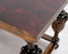 Lataa kuva Galleria-katseluun, Antiikkinen sivupöytä