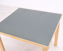 Lataa kuva Galleria-katseluun, Artek pöytä 70 x 80 cm koivu / vihreä