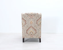 Lataa kuva Galleria-katseluun, Ashley Wilcox nojatuoli kuviollisella verhoilulla