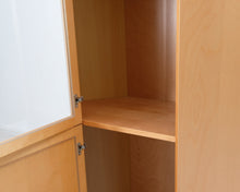 Lataa kuva Galleria-katseluun, Asko Atlas kulmakaappi