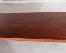 Lataa kuva Galleria-katseluun, String hylly