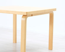 Lataa kuva Galleria-katseluun, Artek sivupöytä 75 x 75 cm koivu