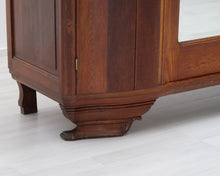 Lataa kuva Galleria-katseluun, Antiikkinen vaatekaappi