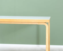 Lataa kuva Galleria-katseluun, Artek pöytä 120 x 120 cm koivu / valkoinen