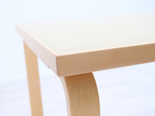 Lataa kuva Galleria-katseluun, Artek pöytä 70 x 80 cm koivu / vaaleanvihreä