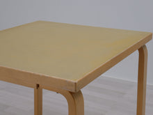 Lataa kuva Galleria-katseluun, Artek pöytä 70 x 80 cm koivu / vaaleanvihreä