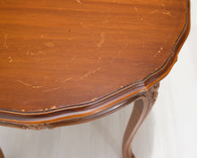 Lataa kuva Galleria-katseluun, Antiikkinen apupöytä