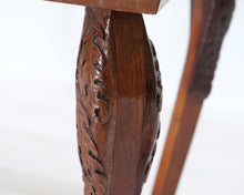 Lataa kuva Galleria-katseluun, Antiikkinen sivupöytä