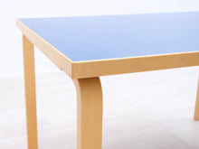 Lataa kuva Galleria-katseluun, Artek ruokapöytä 120 x 85 cm sininen