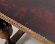 Lataa kuva Galleria-katseluun, Antiikkinen sivupöytä