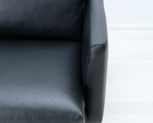 Lataa kuva Galleria-katseluun, Asko 4-istuttava nahkasohva musta