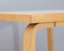 Lataa kuva Galleria-katseluun, Artek lastenpöytä 75 x 75 cm koivu / valkoinen