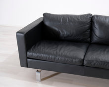 Lataa kuva Galleria-katseluun, 2,5-istuttava nahkasohva musta