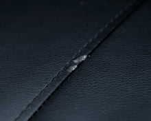 Lataa kuva Galleria-katseluun, 2-istuttava keinonahkasohva musta