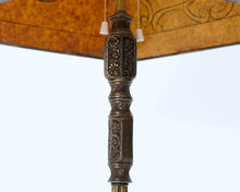 Lataa kuva Galleria-katseluun, Antiikkinen lattiavalaisin