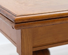Lataa kuva Galleria-katseluun, Antiikkinen tammipöytä