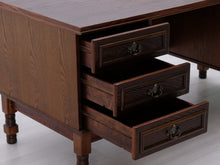 Lataa kuva Galleria-katseluun, Antiikkinen täyspuinen kirjoituspöytä