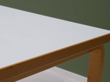 Lataa kuva Galleria-katseluun, Artek ruokapöytä koivu / valkoinen 120 x 85 cm