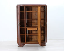 Lataa kuva Galleria-katseluun, Antiikkinen vaatekaappi