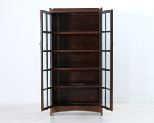 Lataa kuva Galleria-katseluun, Aasialainen vitriini ruskea