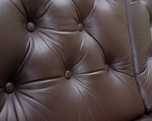 Lataa kuva Galleria-katseluun, 70-luvun nahkasohva