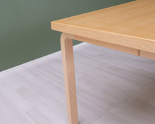 Lataa kuva Galleria-katseluun, Artek työpöytä 70 x 150 cm koivu / valkoinen