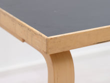 Lataa kuva Galleria-katseluun, Artek pöytä koivu / musta 60 x 80 cm